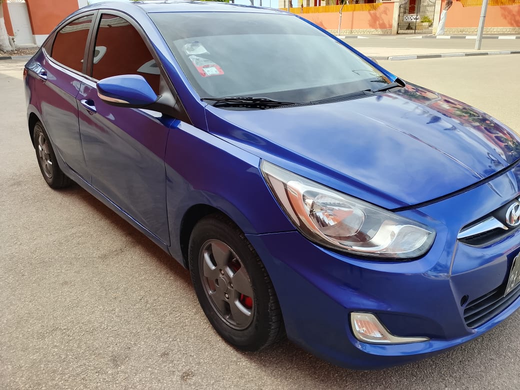 HYUNDAI ACCENT IMPECÁVEL