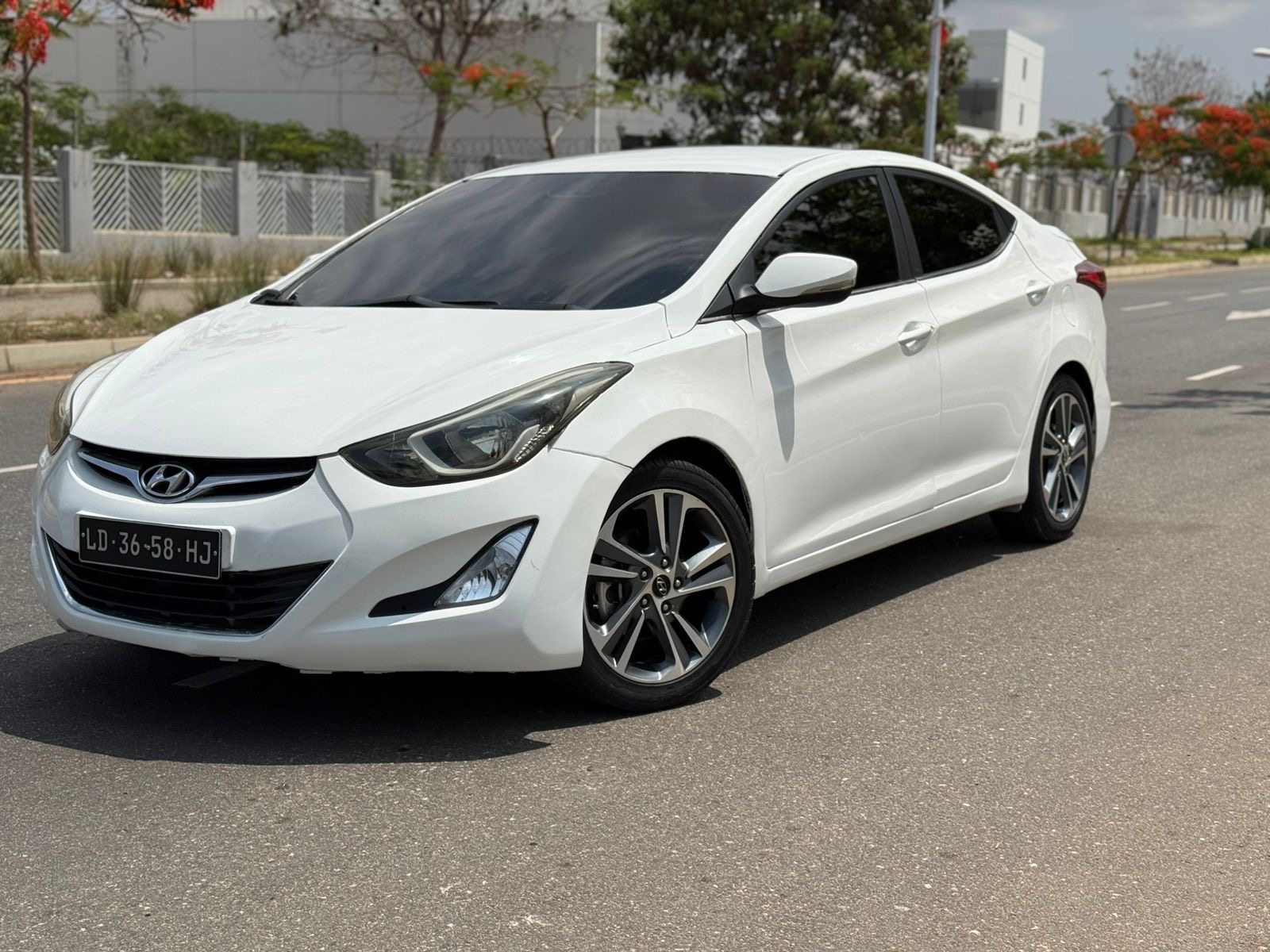 HYUNDAI  ELANTRA CARRO 🚗 SUPER LIMPO IMPECÁVEL