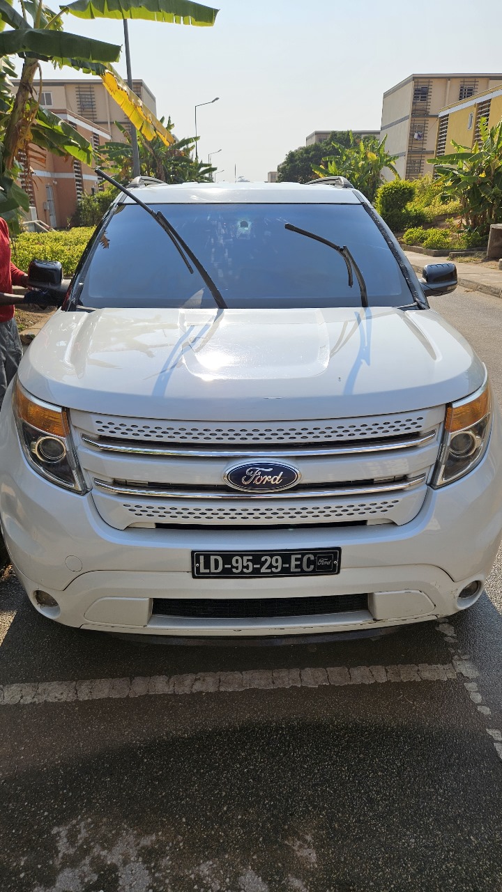 FORD EXPLORER LIMITED (rh)
