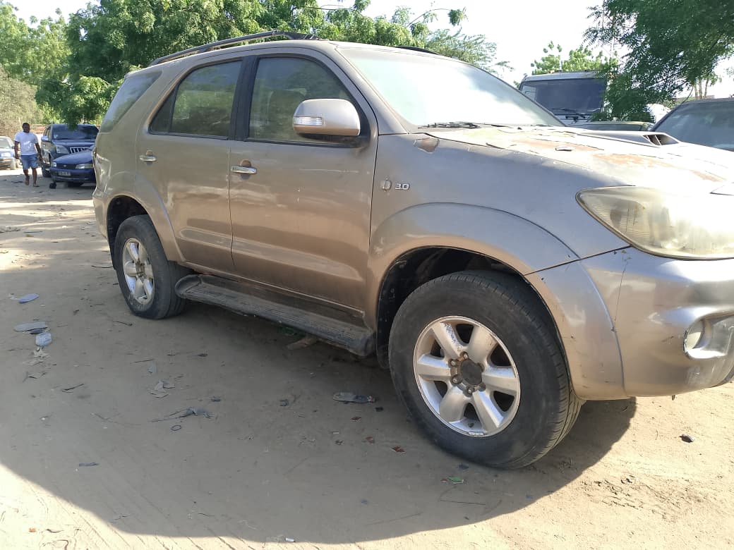 TOYOTA FORTUNER