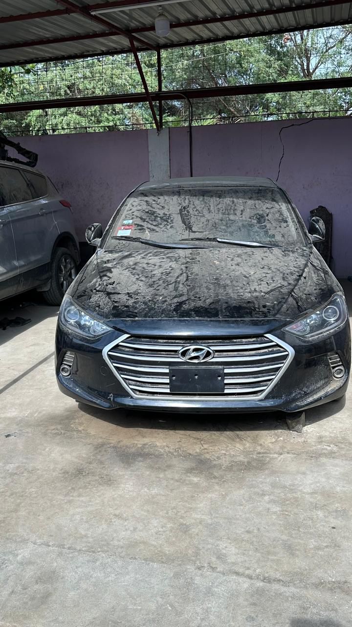 AMARRO Hyundai Elantra.