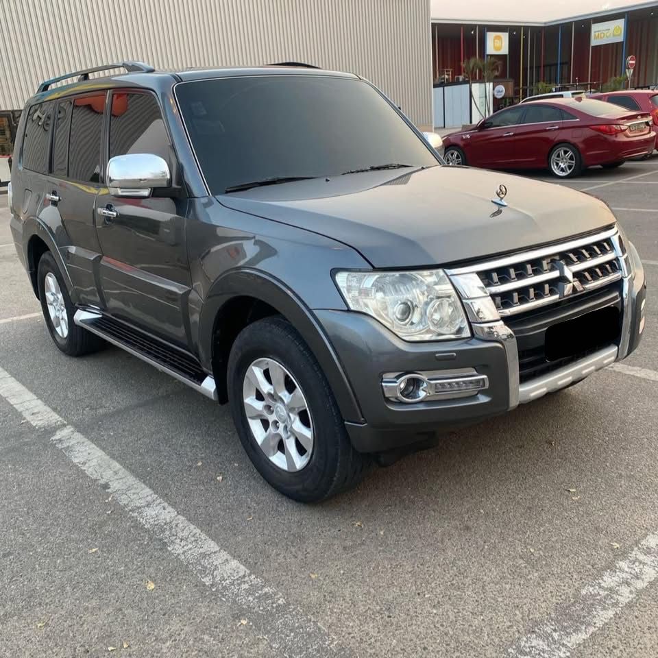 MITSUBISHI PAJERO IMPECÁVEL